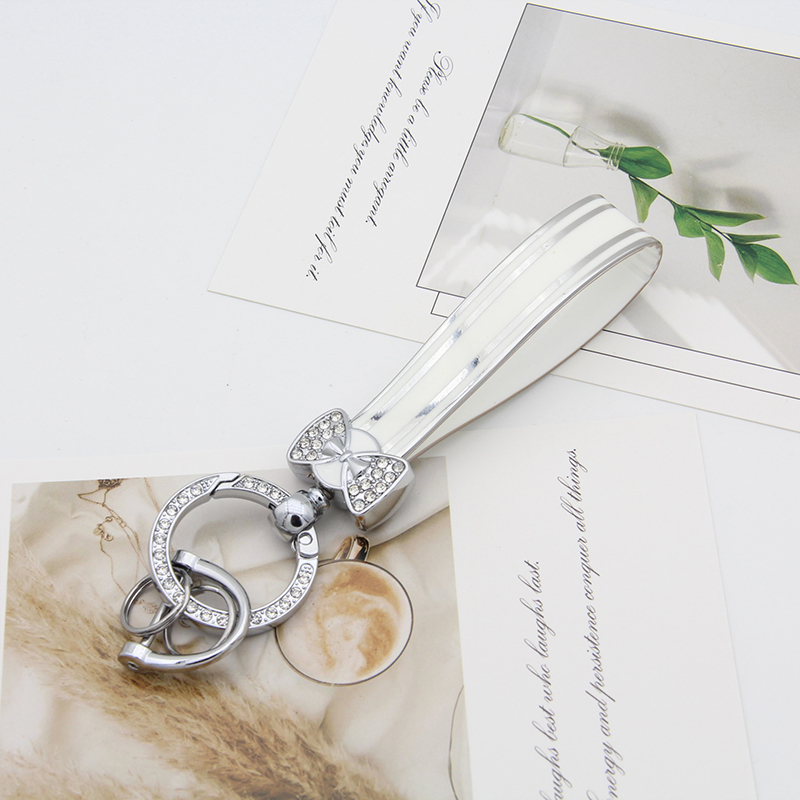 Трансграничные взрывные модели автомобиля брелок цинковый сплав брелок кулон применимо Volkswagen TPU золотой край брелок оптом.7